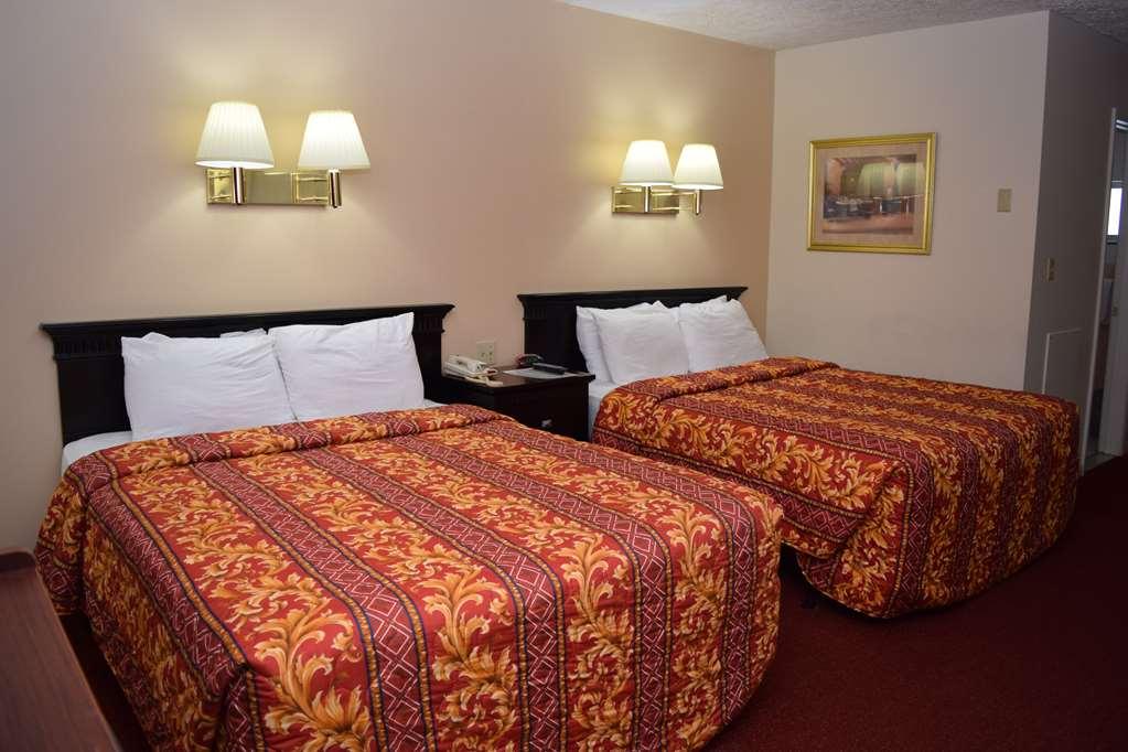 Knights Inn Oswego East Room photo