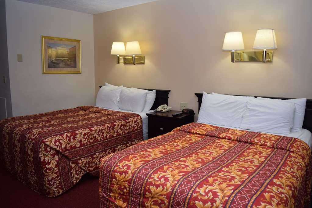 Knights Inn Oswego East Room photo